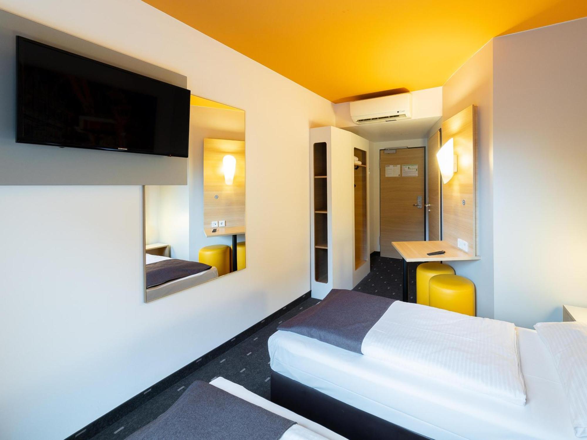 B&B Hotel Duesseldorf-City Esterno foto
