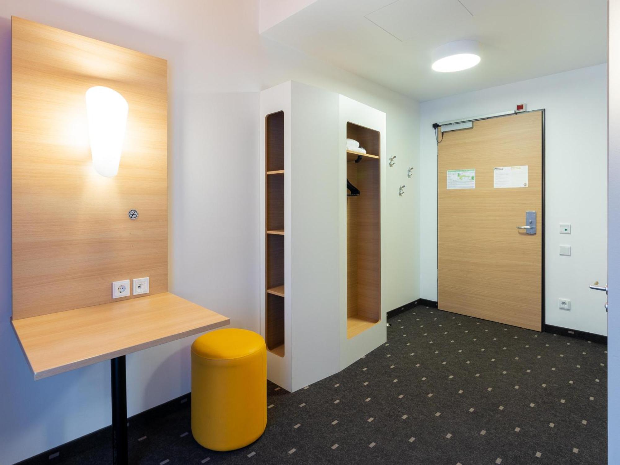 B&B Hotel Duesseldorf-City Esterno foto