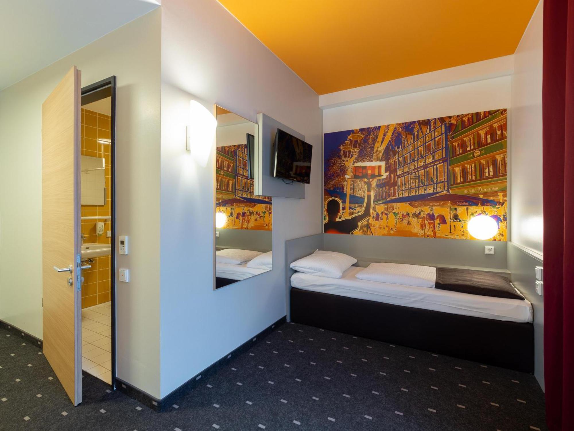 B&B Hotel Duesseldorf-City Esterno foto